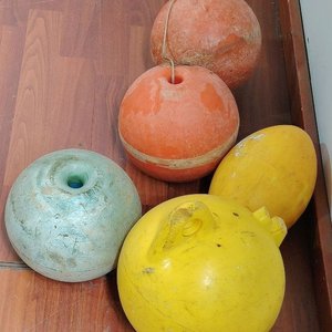 Lote anterior: Lote de 5 Boyas de Pesca Usadas, Varios Colores y Formas