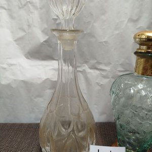 Juego de 2 Botellas Licoreras de Vidrio con Tapa - imagen 2