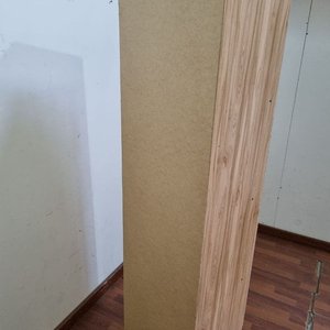 Mueble Vertical con Puerta y Estantes Interiores - Tonos Castaños y Grises - imagen 4