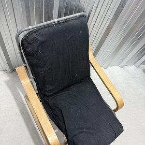 Sillón Estructura Madera y Metal con Cojines Negros - imagen 6