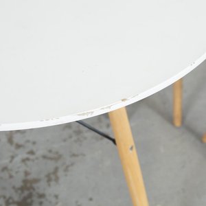 Mesa Comedor Circular con 4 Sillas Estilo Eames (2 Blancas, 2 Grises) - imagen 2