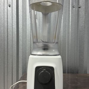 Licuadora Philips Blanca con Panel Negro y Vaso Transparente - imagen 1