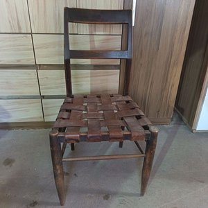 Lote anterior: Silla Antigua con Asiento de Cuero Trenzado