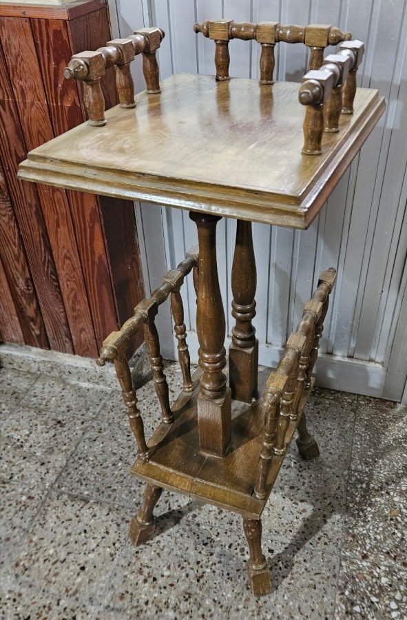 Mesa Auxiliar de Madera Estilo Clásico