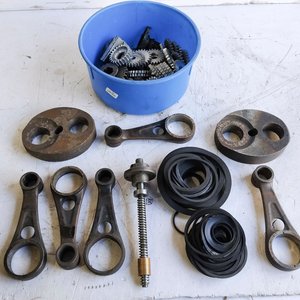Lote siguiente: Lote de Biela, Engranajes, Piedras de Amolar y Accesorios Varios