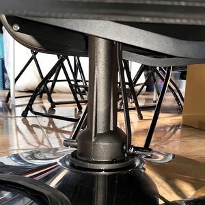 Sillón de Barbero Negro Reclinable y Regulable en Eco Cuero Cromado - imagen 6