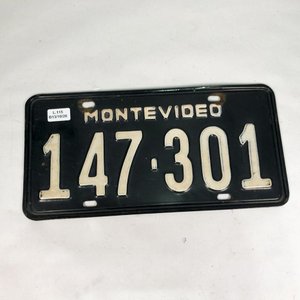 Lote siguiente: Chapa Patente Montevideo 147-301 Negra Vintage