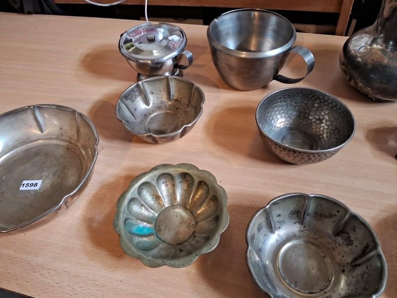 Lote de recipientes antiguos de peltre y plata - imagen 13