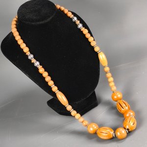 Lote de 13 Piezas de Bijouterie: Pulseras, Dijes y Collares Variados - imagen 9