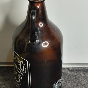 Porrón de Cerveza Fredericksburg Brewing 1.89 Litros - imagen 3