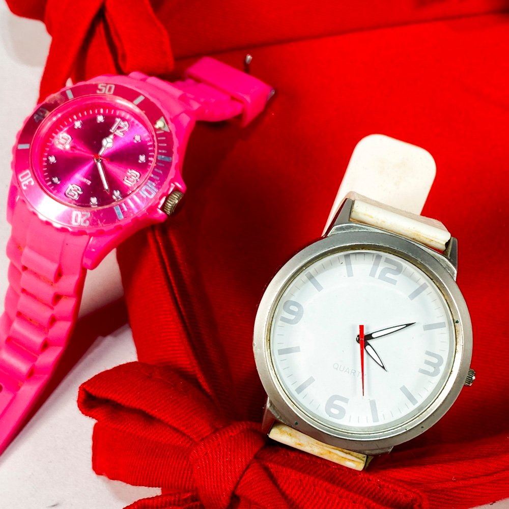 Relojes de reloj con diferentes colores y materiales - imagen 2