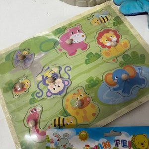 Lote de Juguetes Varios: Peluches, Puzzle, Vaca y Más - imagen 4