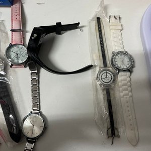 Lote de Relojes, Termo, Balanza de Cocina, Plato para Torta y Más - imagen 5
