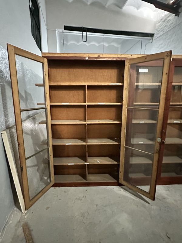 Librería de madera con puertas de cuatro - imagen 3