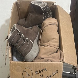 Lote siguiente: Botas y Ropa de Abrigo para Mujer