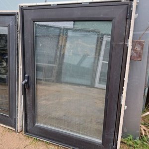 Lote anterior: Ventana de Aluminio Negra Doble Vidrio con Mosquitero