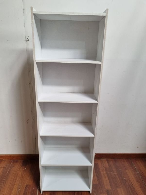 Lote siguiente: Estantería blanca de madera para hogar