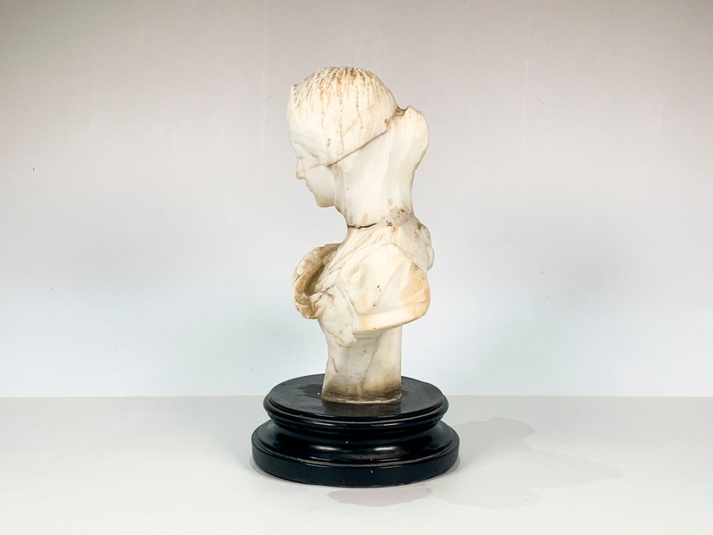 Busto de marmolina con dama y base de madera - imagen 3