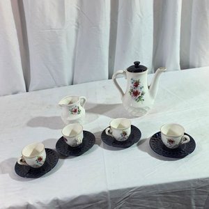 Juego de Tetera, Lechera, 4 Tazas y 4 Platos con Flores - imagen 1
