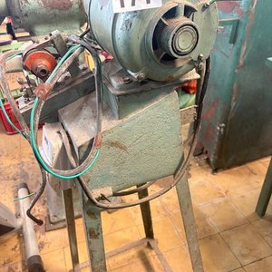 Pulidora de Zapatería Industrial con Pie Metálico y Motor - imagen 3