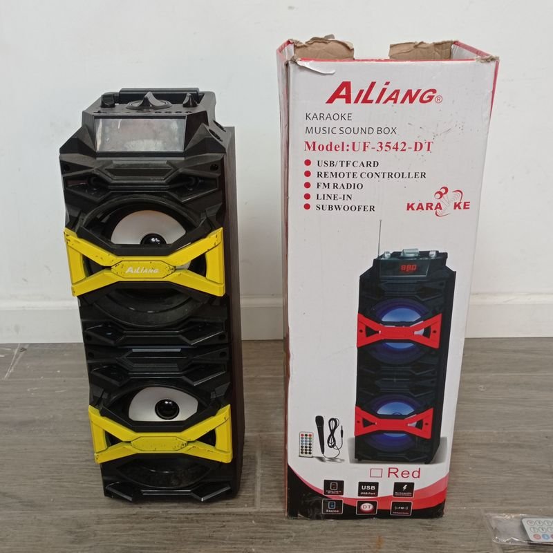 Lote anterior: Parlante en caja Ailiang modelo UF 3542 DT con control remoto