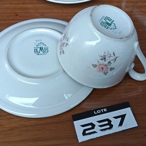 Juego de Porcelana Olmos con Rosas Rosadas y Filete Dorado - imagen 5