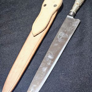 Cuchillo Gauchesco Hoja 30cm, Cabo Plata y Oro con Guitarra - imagen 4