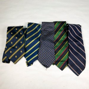 Lote siguiente: Lote de 5 Corbatas de Caballero con Diseños Variados