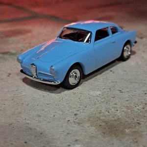 Auto Coleccionable de Metal Azul con Caja Original - imagen 3