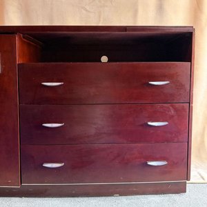 Cómoda Minibar Laqueada Frente Curvo con 3 Cajones y Espacio Frigobar - imagen 3