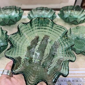 Juego de 6 Compoteras de Vidrio Verde con Borde Ondulado - imagen 2