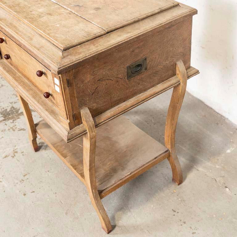 Cubiertera de roble con detalles en la madera y el lustre - imagen 3