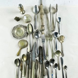 Lote de Cubiertos Metálicos: Tenedores, Cuchillos y Cucharas Soperas - imagen 2