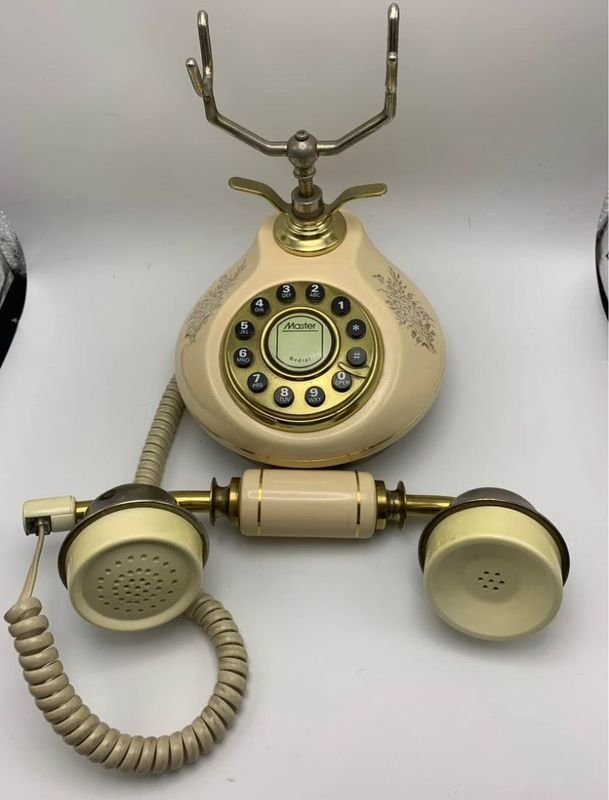 Teléfono vintage con diseño clásico - imagen 2