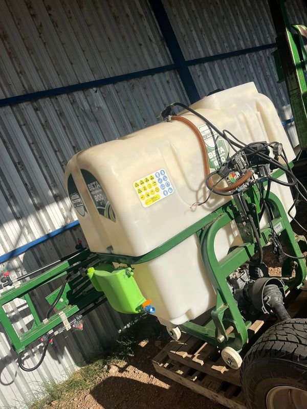Pulverizadora Agrional de 800 litros, Impecable y Eficiente - imagen 1