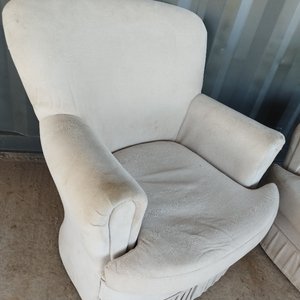 Dos Sofás Modernos Blancos con Estructura Firme - imagen 4