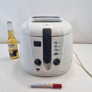 L 343 - Práctica freidora eléctrica marca Punktal con canasto interno y control de temperatura (Funciona) - imagen 6