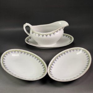 Lote siguiente: Salsera y Fuentes Ovaladas Limoges con Diseño Floral