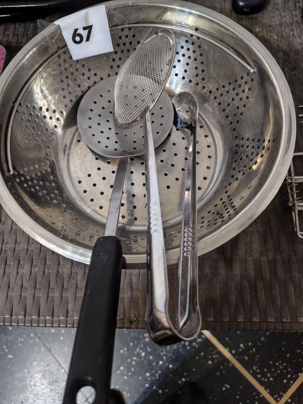 Colador de Acero Inoxidable con Pinzas y Utensilios de Cocina