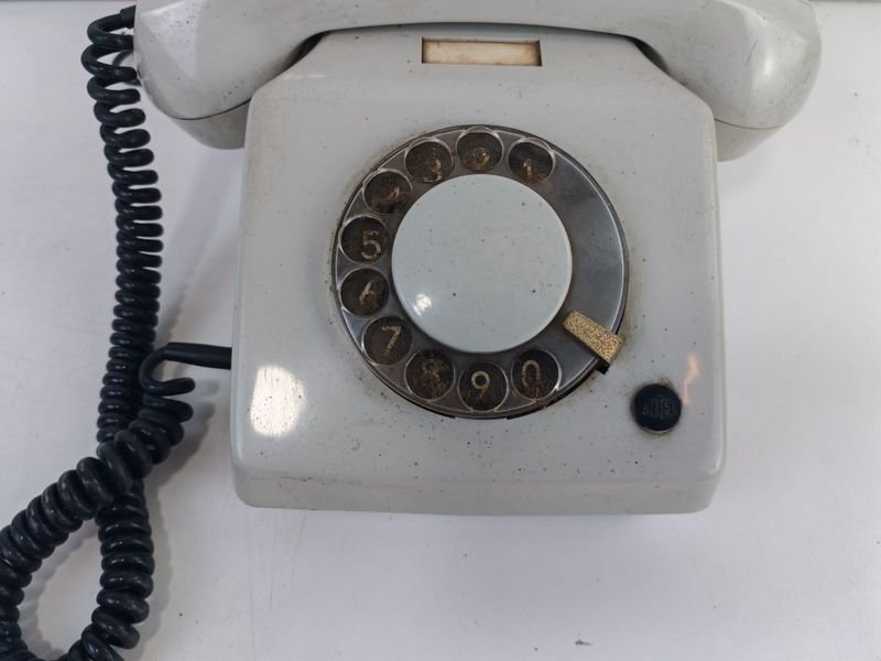 Teléfono Vintage con Accesorios - imagen 3