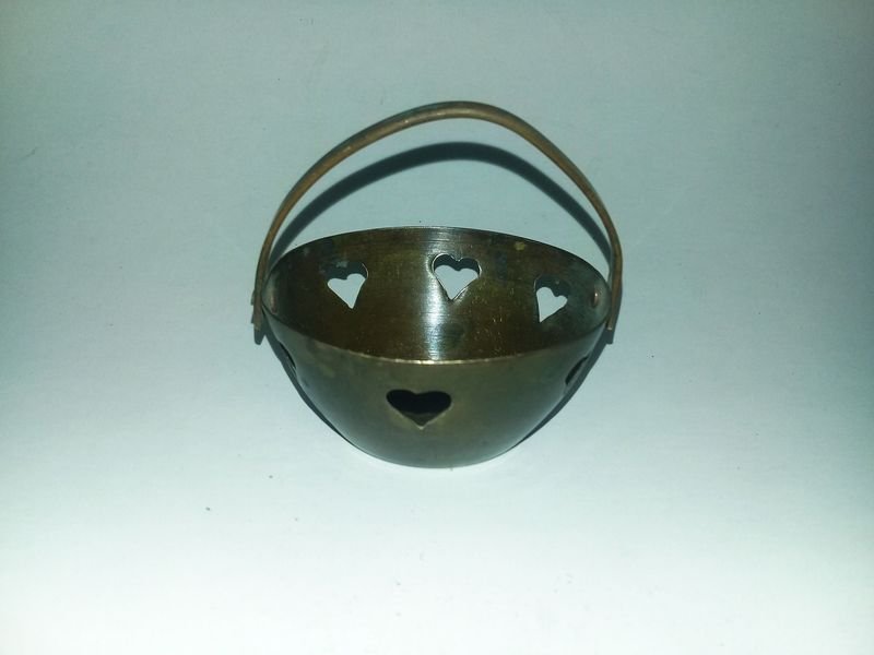 Canastita de bronce decorativa - imagen 4
