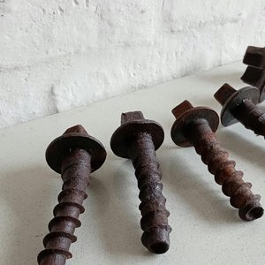 6 Tirafondos de Vía de Hierro Oxidadas - imagen 2