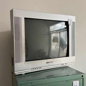 Televisor Panavox 21" y 2 Caloventiladores Philips - imagen 2