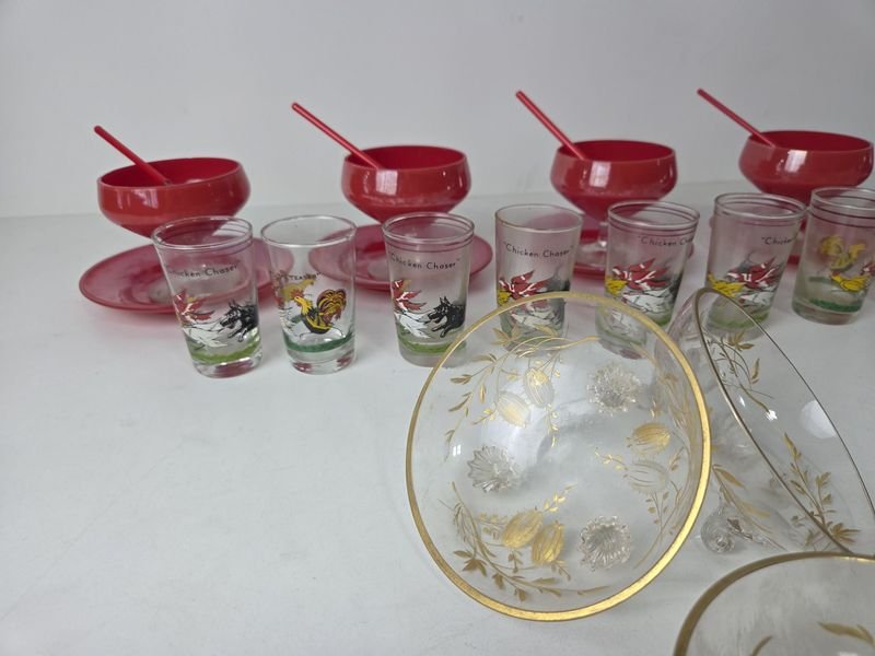 Colección de cristal y oro, fruteras y copias para licor - imagen 5