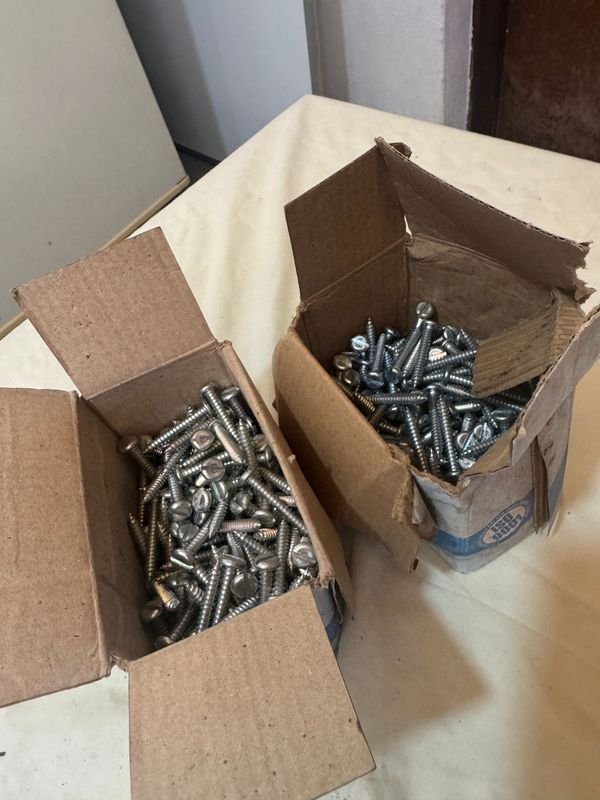 Tornillos y Medidores en Excelente Estado