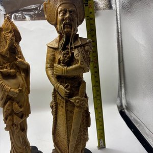 Pareja de Esculturas Orientales en Marfilina con Peces y Base Circular - imagen 7