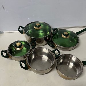 Set de Ollas y Sartén de Acero Inoxidable con Tapas Verdes - imagen 7