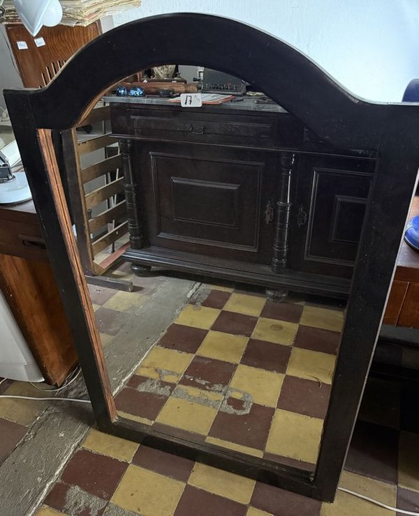 Gran espejo con marco de madera: Un reflejo elegante para tu hogar - imagen 3
