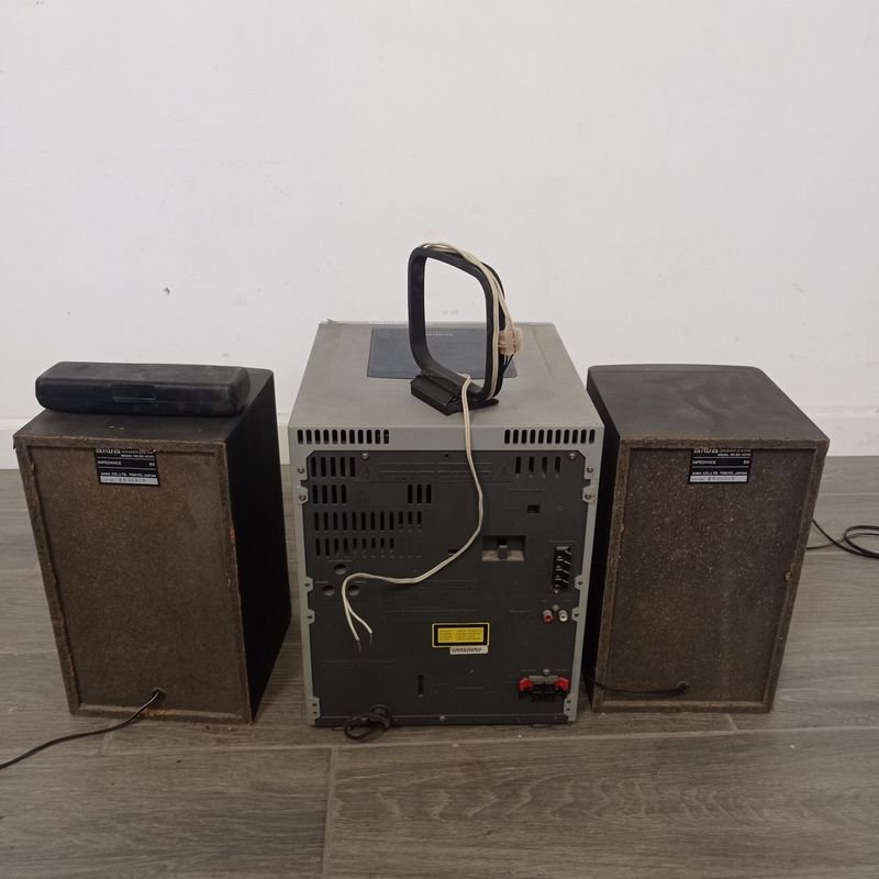 Equipo de música AIWA con CD y cassettes en buen estado - imagen 5
