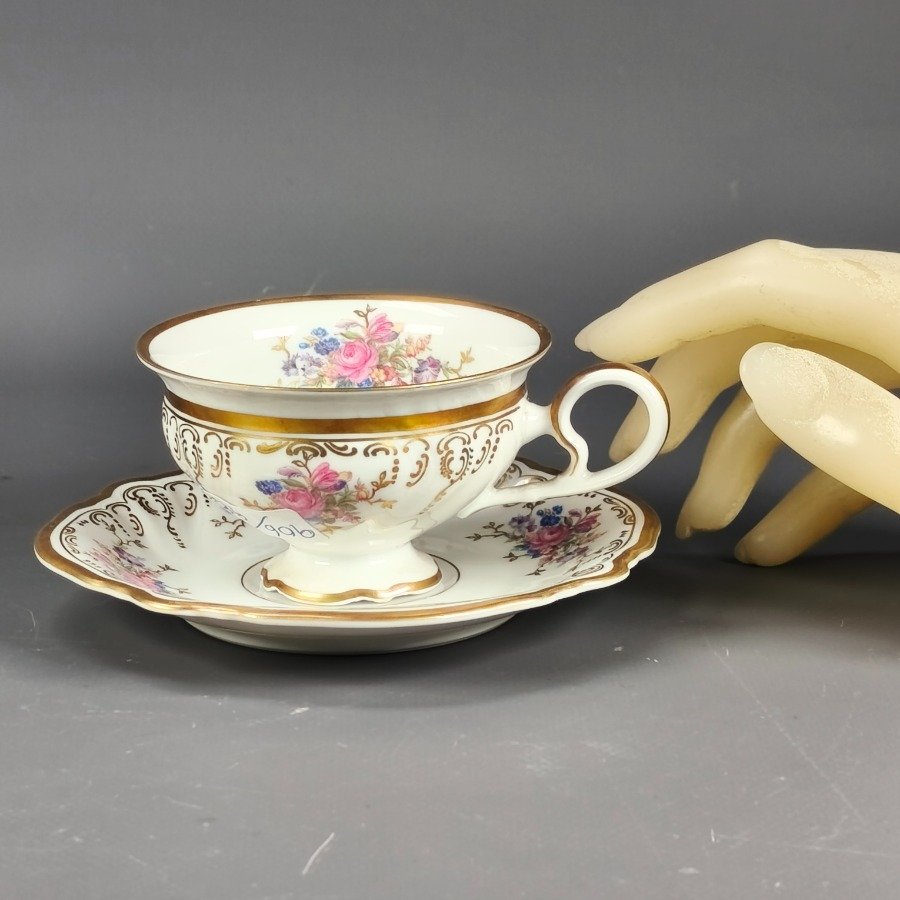 Taza y plato de porcelana alemana 'Rosenthal' diseño 'Viktoria' - imagen 3